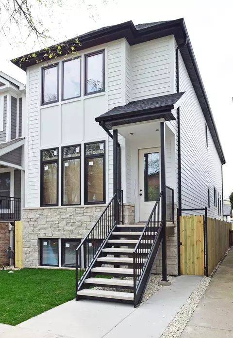 2449 W Cullom Ave, Chicago, IL 60618