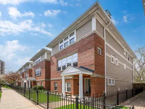 4922 S Cornell Ave # -P, Chicago, IL 60615