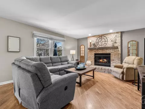Living - 2134 Spaulding Ave, West Dundee, IL 60118 photo 1 of 1