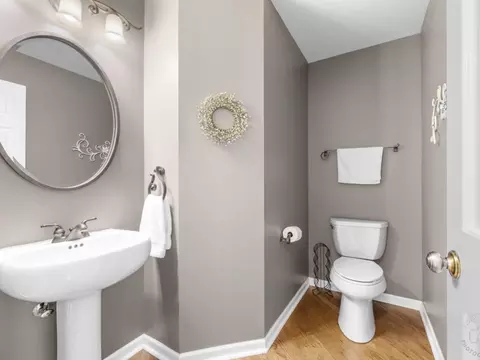 Bath - 2134 Spaulding Ave, West Dundee, IL 60118 photo 1 of 4