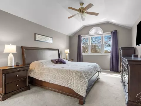 Bedroom - 2134 Spaulding Ave, West Dundee, IL 60118 photo 1 of 6