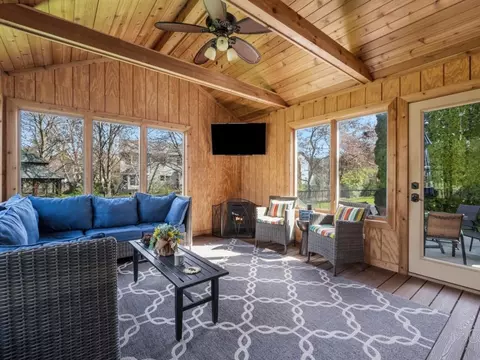 Exterior - 2134 Spaulding Ave, West Dundee, IL 60118 photo 4 of 6