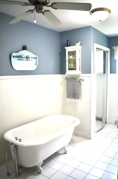 Bath - 501 E 9th St, Rock Falls, IL 61071 photo 1 of 3
