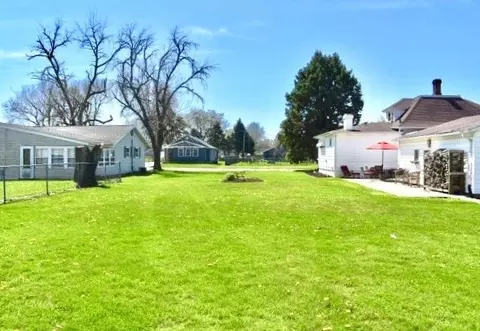Exterior - 501 E 9th St, Rock Falls, IL 61071 photo 5 of 7