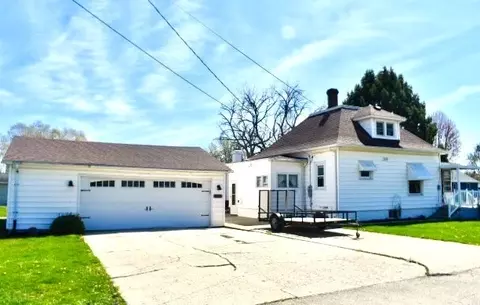 Exterior - 501 E 9th St, Rock Falls, IL 61071 photo 2 of 7