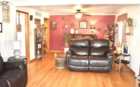 Living - 501 E 9th St, Rock Falls, IL 61071 photo 2 of 4