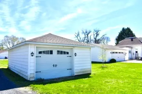 Exterior - 501 E 9th St, Rock Falls, IL 61071 photo 4 of 7