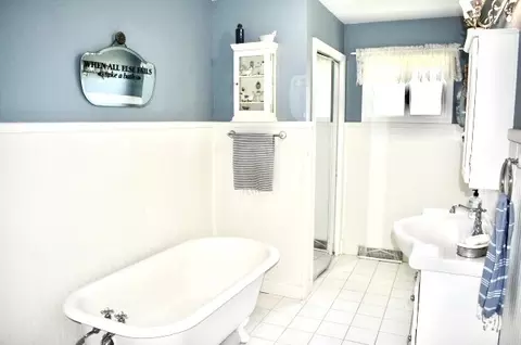 Bath - 501 E 9th St, Rock Falls, IL 61071 photo 2 of 3