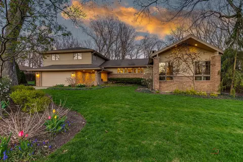 79 Elmwood Ln, Lincolnshire, IL 60069