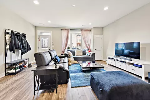 Living - 512 W Root St, Chicago, IL 60609 photo 7 of 7