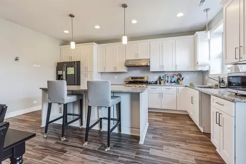 Kitchen - 512 W Root St, Chicago, IL 60609 photo 2 of 5