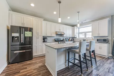 Kitchen - 512 W Root St, Chicago, IL 60609 photo 4 of 5