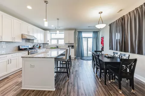 Kitchen - 512 W Root St, Chicago, IL 60609 photo 3 of 5
