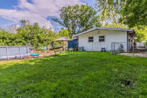 2006 Sangamon Dr, Champaign, IL 61821 photo 8