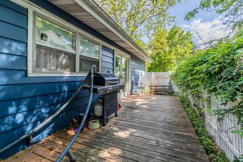 2006 Sangamon Dr, Champaign, IL 61821 photo 10