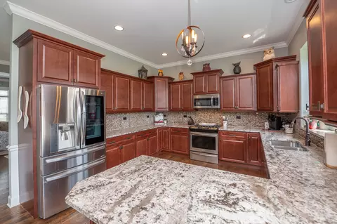Kitchen - 16018 S Selfridge Cir, Plainfield, IL 60586 photo 1 of 3