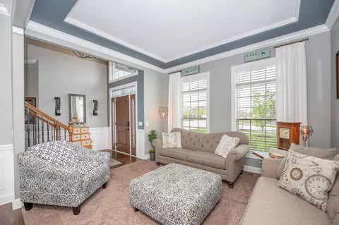 Living - 16018 S Selfridge Cir, Plainfield, IL 60586 photo 2 of 5