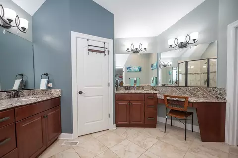 Bath - 16018 S Selfridge Cir, Plainfield, IL 60586 photo 5 of 7
