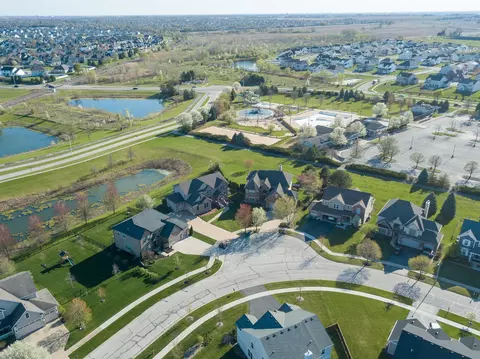 View/Area - 16018 S Selfridge Cir, Plainfield, IL 60586 photo 2 of 8
