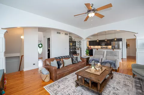 Living - 1809 Brighton Ln, Plainfield, IL 60586 photo 1 of 3