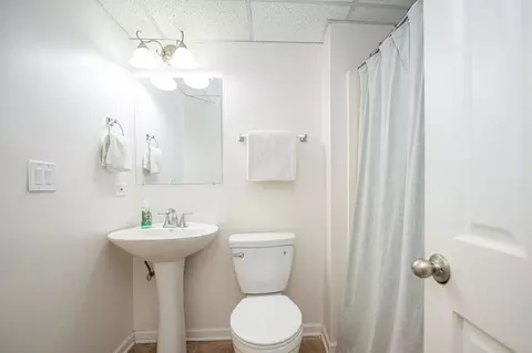 Bath - 1809 Brighton Ln, Plainfield, IL 60586 photo 4 of 4