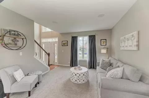 Living - 13125 Cinnamon Cir, Plainfield, IL 60585 photo 3 of 10