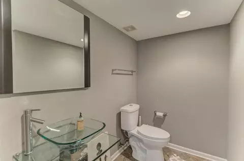 Bath - 13125 Cinnamon Cir, Plainfield, IL 60585 photo 4 of 4