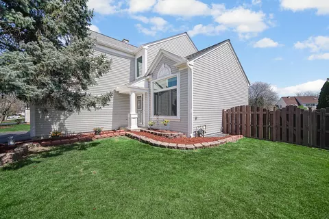 Exterior - 481 Rose Ln, Bartlett, IL 60103 photo 11 of 13