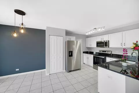 Kitchen - 481 Rose Ln, Bartlett, IL 60103 photo 1 of 3