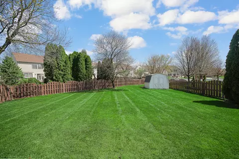 Exterior - 481 Rose Ln, Bartlett, IL 60103 photo 10 of 13