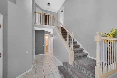 Entry Way - 481 Rose Ln, Bartlett, IL 60103 photo 1 of 3