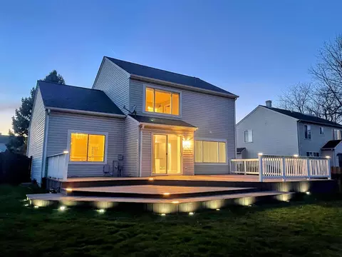 Exterior - 481 Rose Ln, Bartlett, IL 60103 photo 6 of 13
