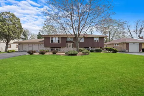 10805 S 71st Ct, Worth, IL 60482