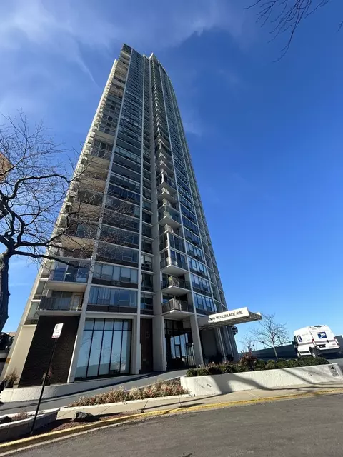 940 W Glenlake Ave #34C, Chicago, IL 60660