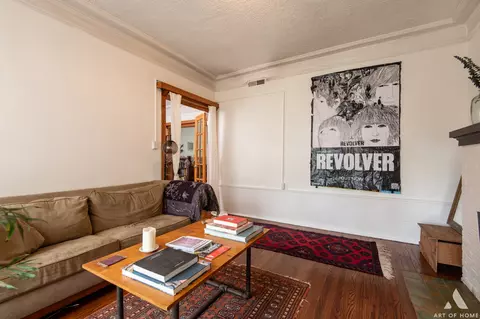 Living - 939 E Hyde Park Blvd #2, Chicago, IL 60615 photo 1 of 1