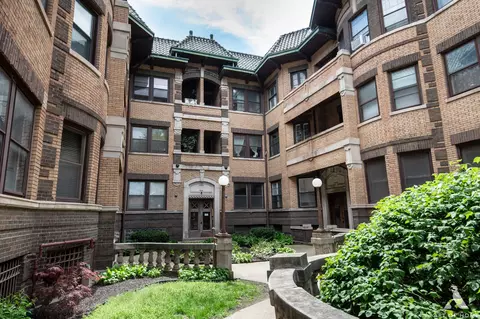 Exterior - 939 E Hyde Park Blvd #2, Chicago, IL 60615 photo 3 of 4