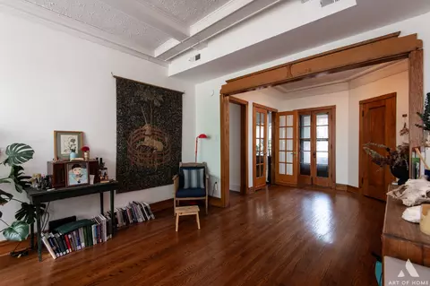 Entry Way - 939 E Hyde Park Blvd #2, Chicago, IL 60615 photo 4 of 5