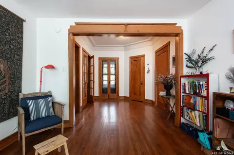 Entry Way - 939 E Hyde Park Blvd #2, Chicago, IL 60615 photo 3 of 5