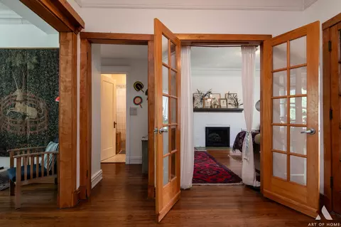 Entry Way - 939 E Hyde Park Blvd #2, Chicago, IL 60615 photo 2 of 5