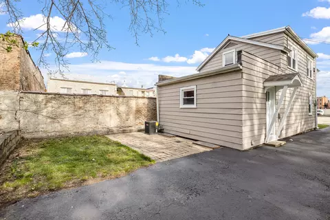 Exterior - 117 E 11th St, Lockport, IL 60441 photo 3 of 3