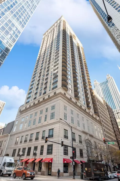 10 E Delaware Pl #20D, Chicago, IL 60611