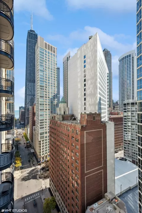 View/Area - 10 E Delaware Pl #20D, Chicago, IL 60611 photo 1 of 2