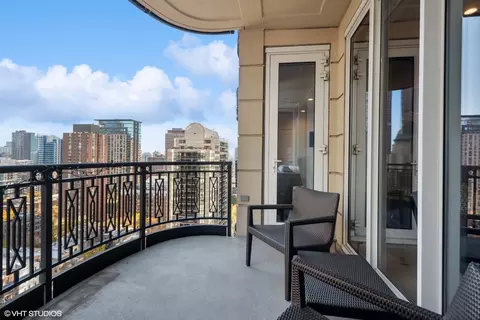 Exterior - 10 E Delaware Pl #20D, Chicago, IL 60611 photo 3 of 5