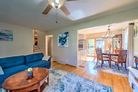 Living - 1560 Manhatas Trl, Algonquin, IL 60102 photo 4 of 5