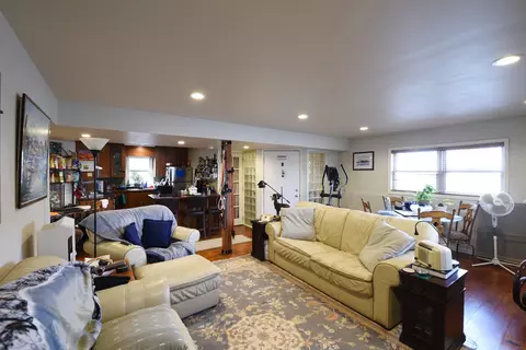 Living - 4325 Prescott Ave, Lyons, IL 60534 photo 5 of 10