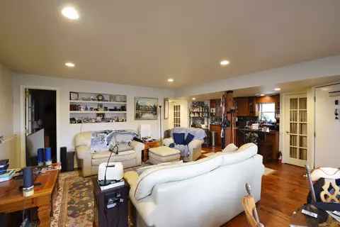 Living - 4325 Prescott Ave, Lyons, IL 60534 photo 4 of 10