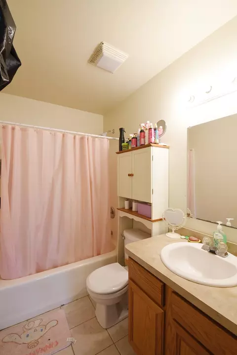 Bath - 4325 Prescott Ave, Lyons, IL 60534 photo 5 of 5