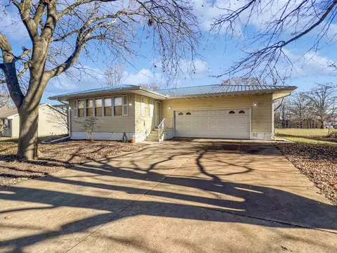 128 N Poplar St, Ludlow, IL 60949