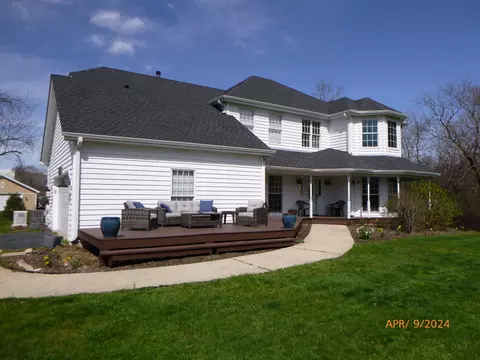 28 W720 Woodland Ct, Warrenville, IL 60555