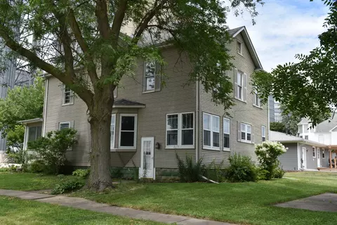 Exterior - 401 Washington St, Benson, IL 61516 photo 2 of 4